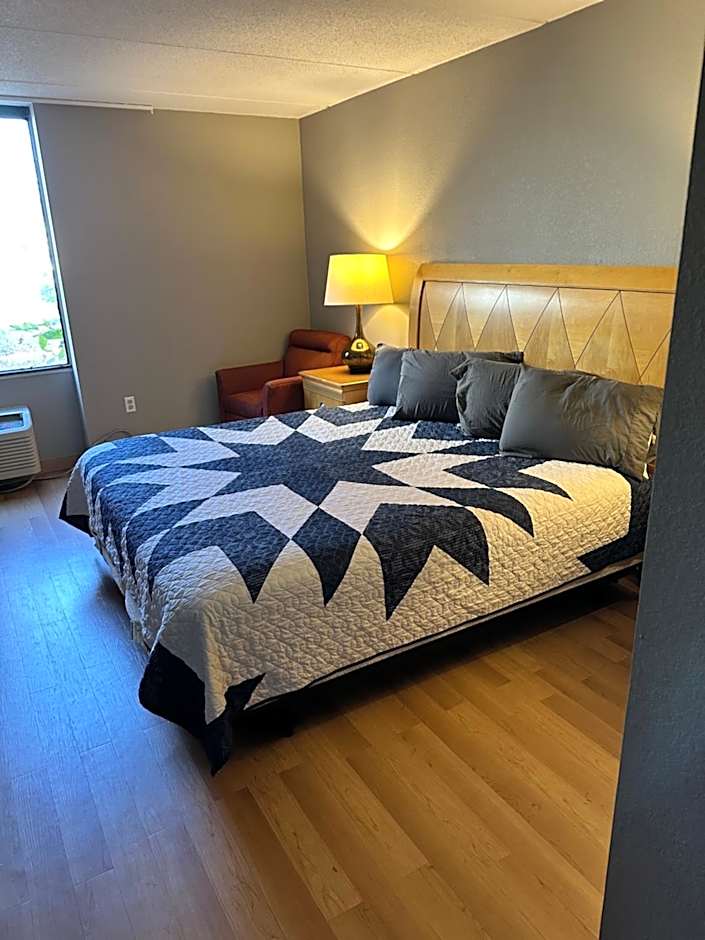 Madison Inn & Suites