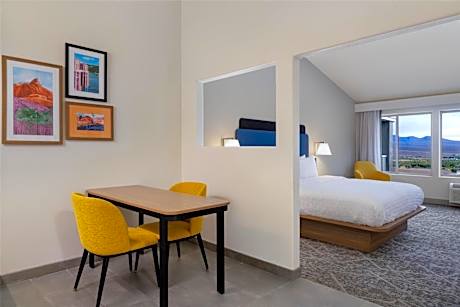 King Studio with Balcony and Roll-in Shower - Disability Access