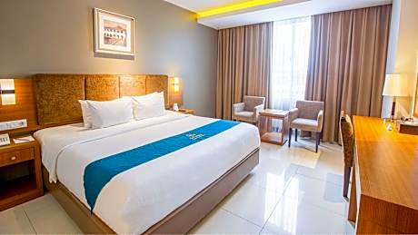 Silver Deluxe Room with King Bed