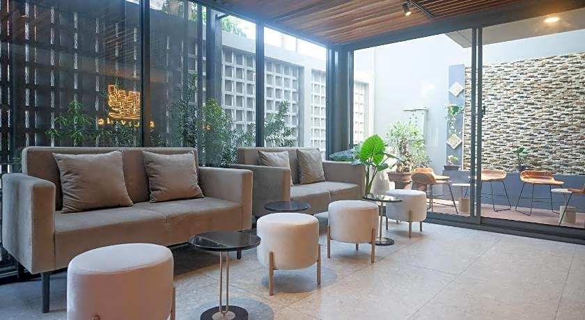 Sans Hotel RG Living Jogja by RedDoorz