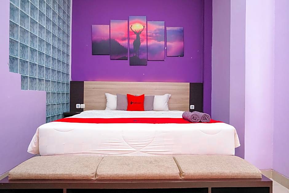 RedDoorz @ myRoom UMY