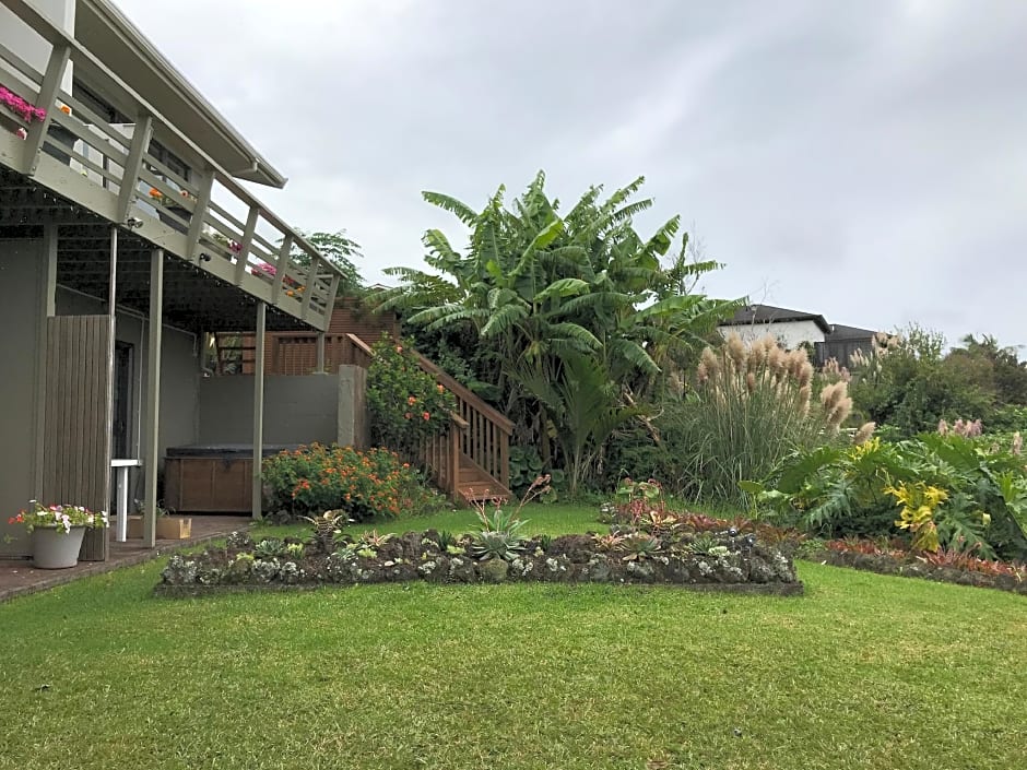 Bay Water Views Bed & Breakfast