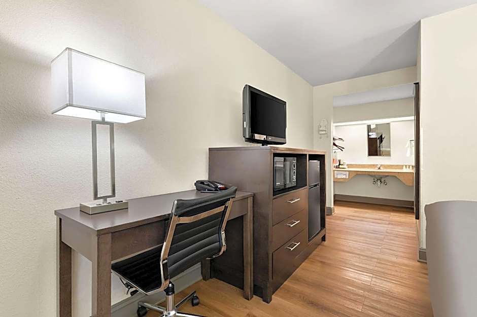 Quality Inn Pelham I-65 exit 246