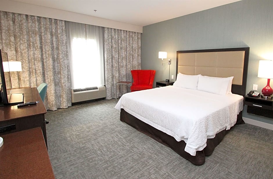 Photo 1 of 4 of 1 King Bed, Mobility Accessible, Bathtub
