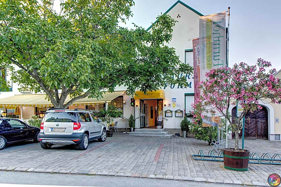 Turmhof Breitenbrunn