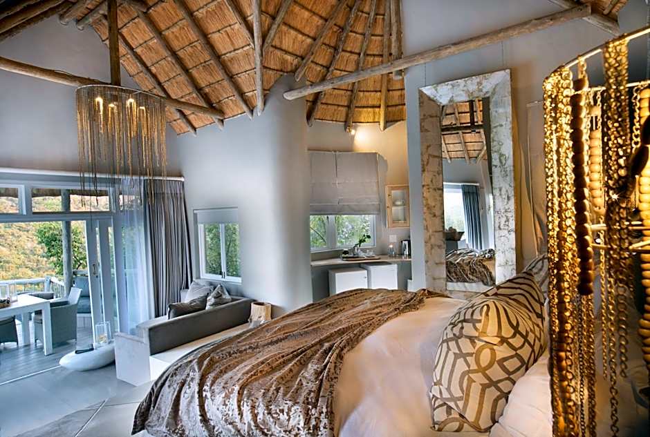 Clifftop Exclusive Safari Hideaway
