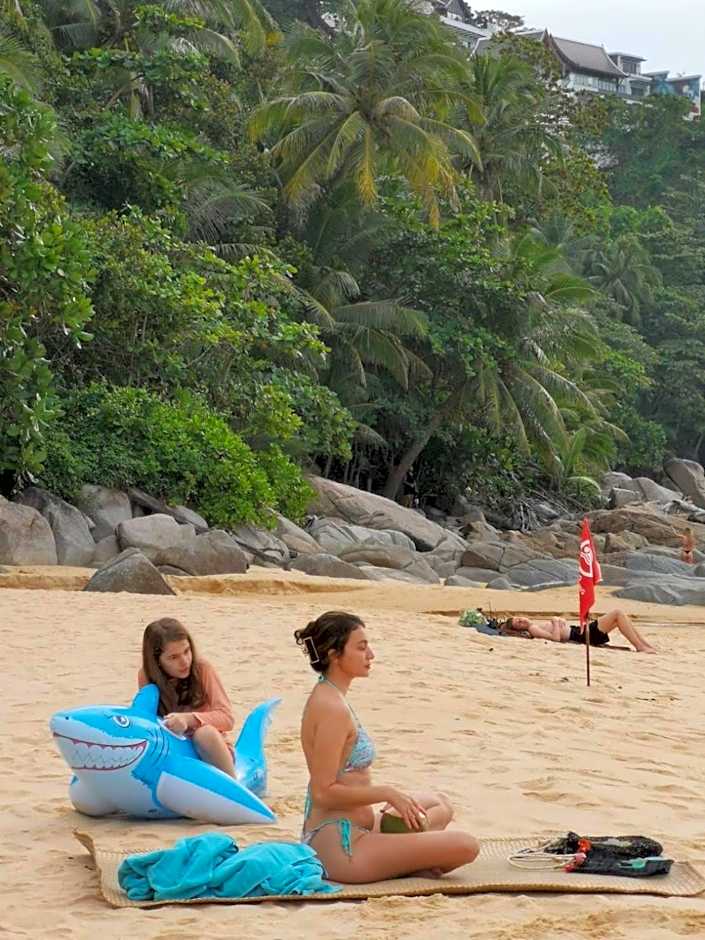 Sealord Naithon Beachfront Villa