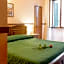 Hotel Monica
