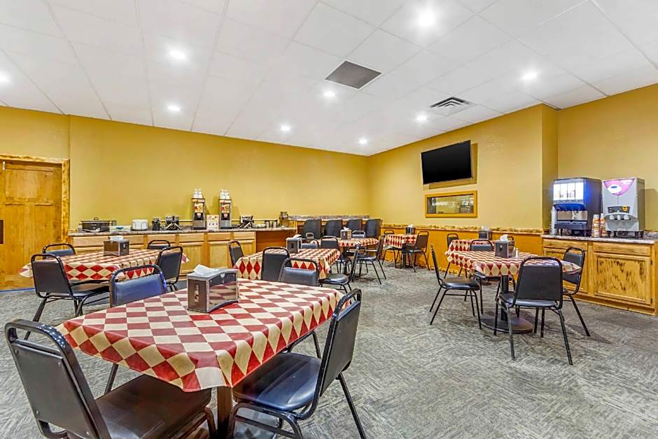 Econo Lodge Inn & Suites Brookings