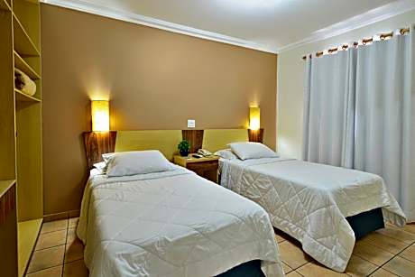 Apartment with 2 single beds