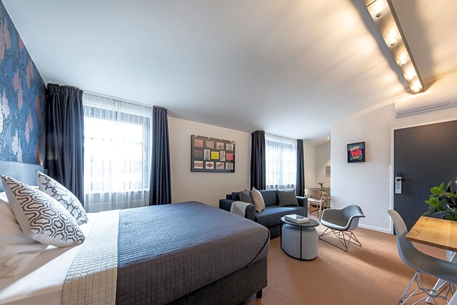 B-Hotel