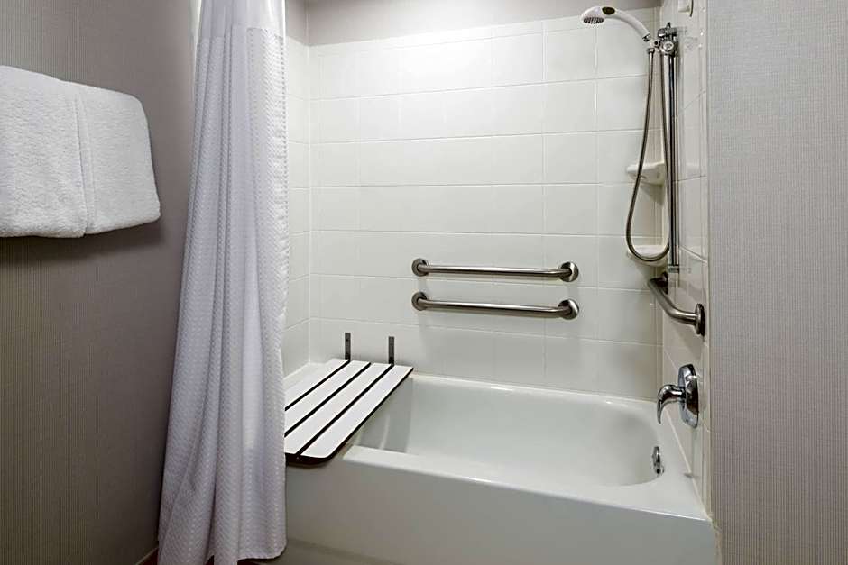 Courtyard by Marriott Providence Lincoln