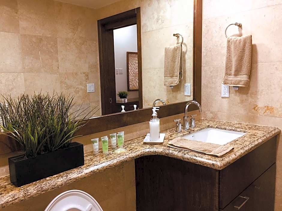 La Jolla Excellence, Exclusive Front Beach!