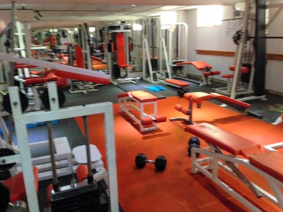 Inn On The Prom At The Fernlea Hotel