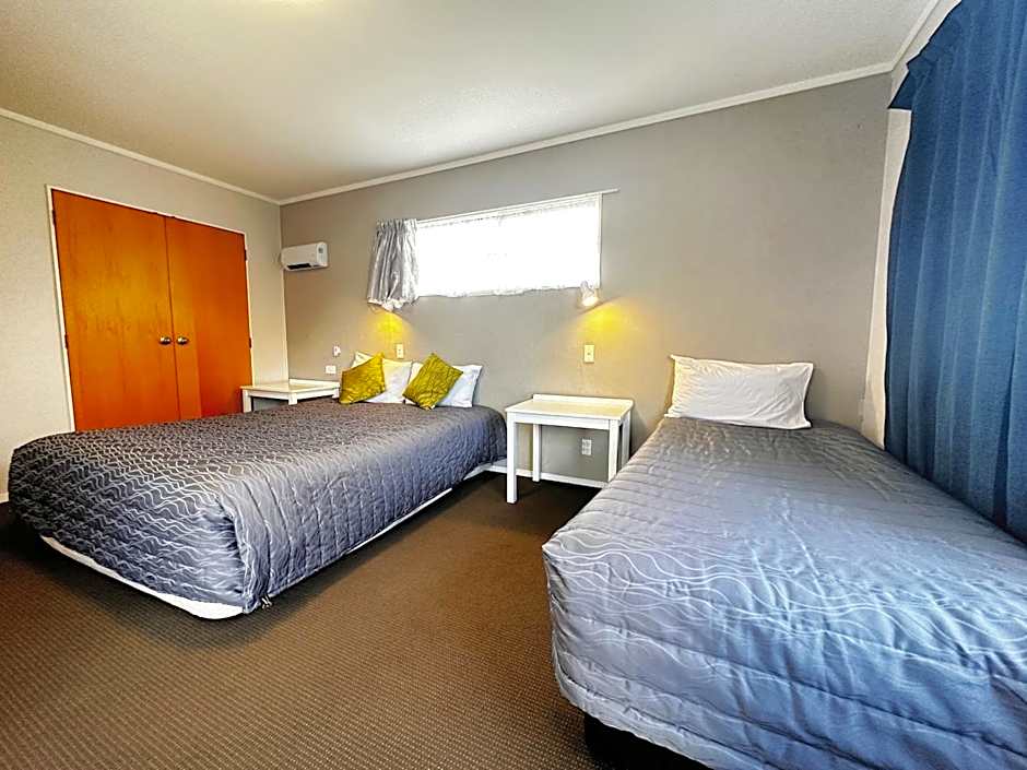 Kingswood Manor Motel