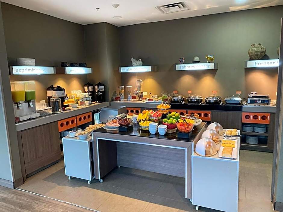 Hampton Inn By Hilton Medellin, Colombia