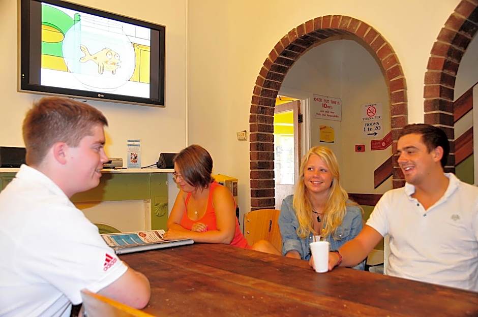 Adelaide Travellers Inn Backpackers Hostel