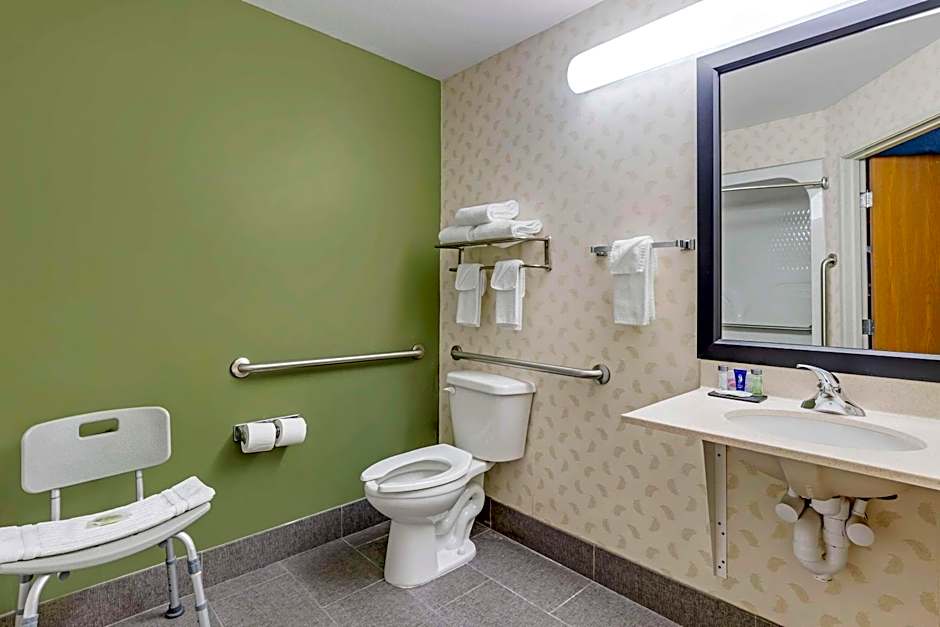 Sleep Inn & Suites Charles City