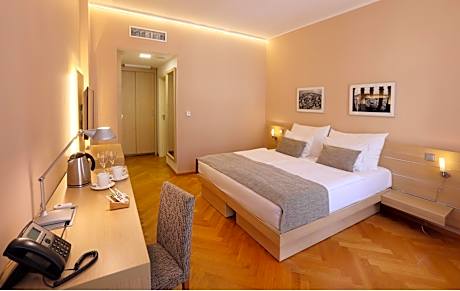 Deluxe Double or Twin Room with Balcony