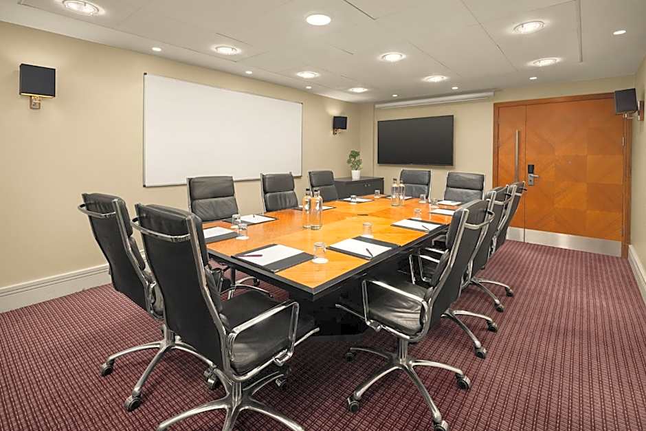 Crowne Plaza London Ealing By IHG