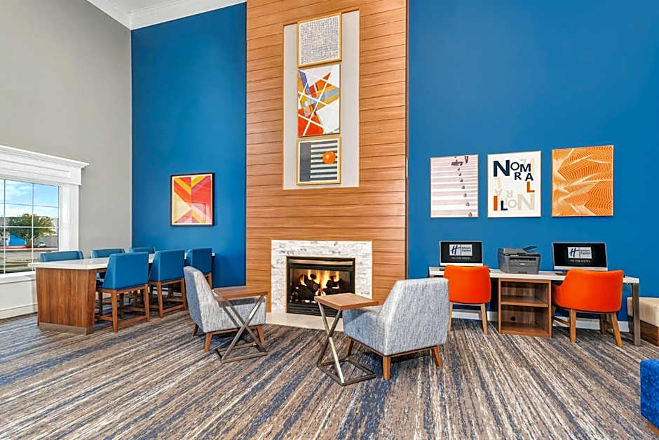 Holiday Inn Express Hotel & Suites Bloomington-Normal University Area By IHG