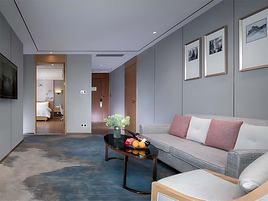 Venus Royal Hotel Guangdong Foshan Kuiqi Road Metro Station Creative Industry Park