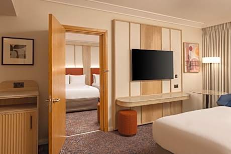 Connecting Rooms with Three Beds