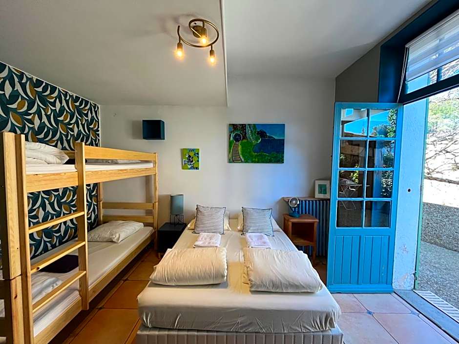 Cassis Hostel