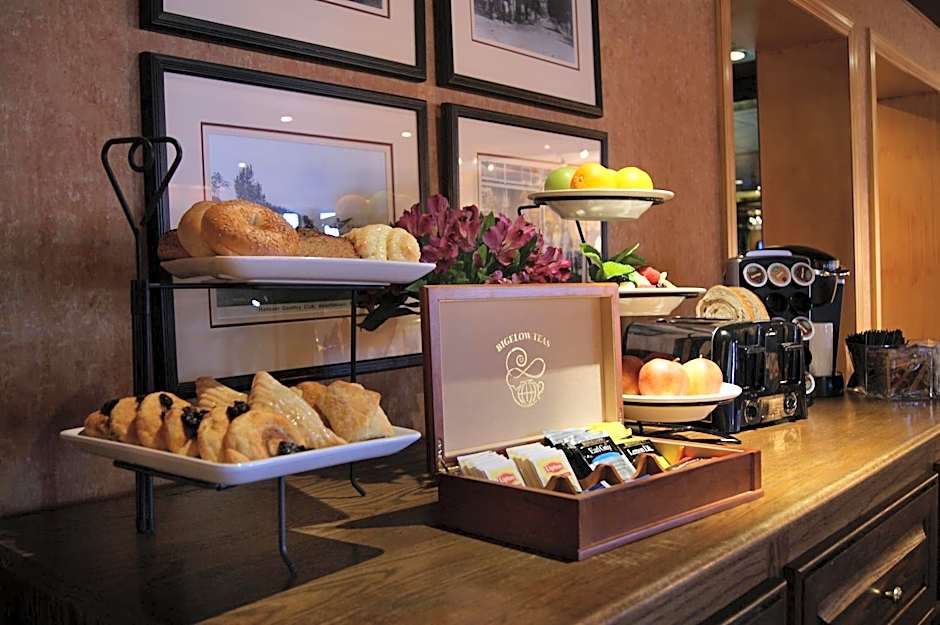 Altland House Inn & Suites