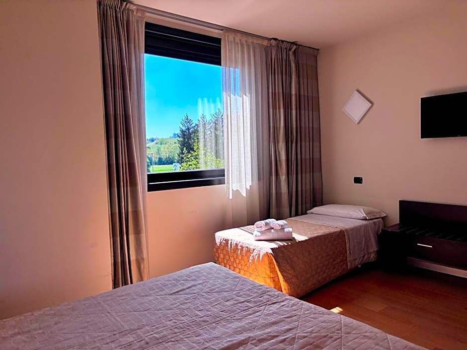 Photo 1 of 2 of Triple Room