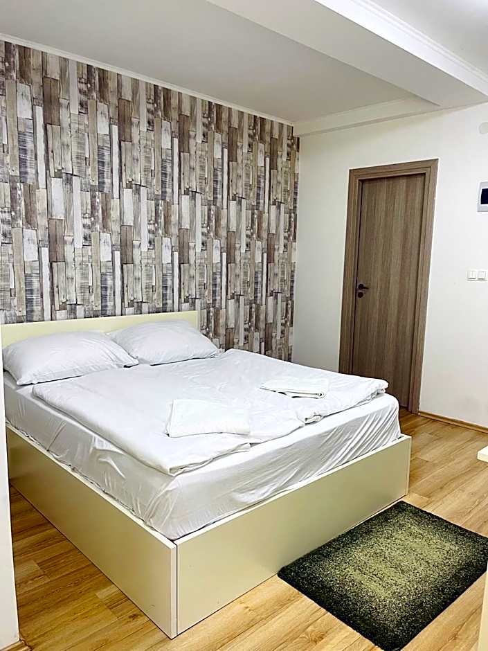 Easy Star Hotel