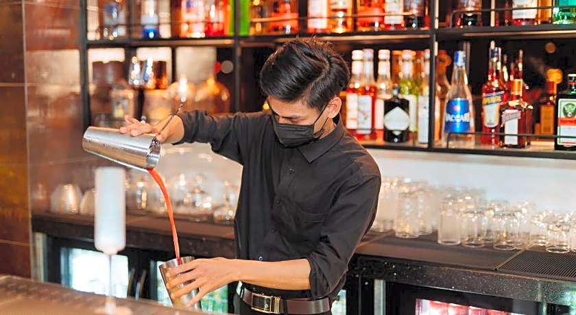 La Mejor Hotel & Sky Bar