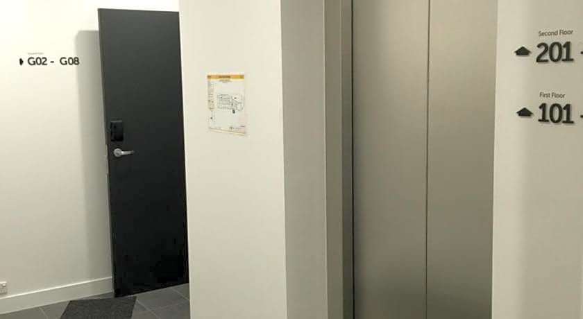 Whitehorse Apartments Hotel