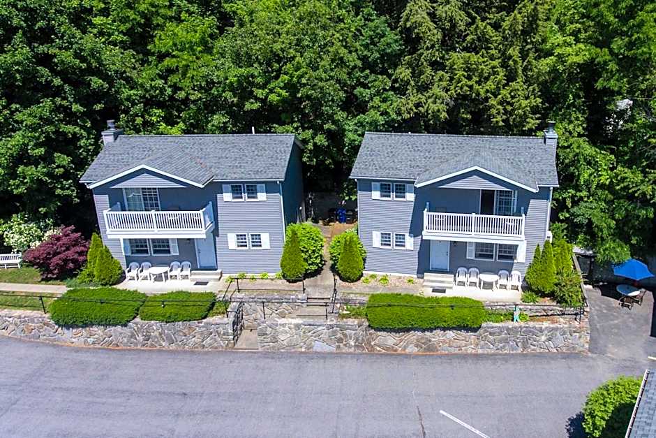 Adirondack Retreat Inn & Suites
