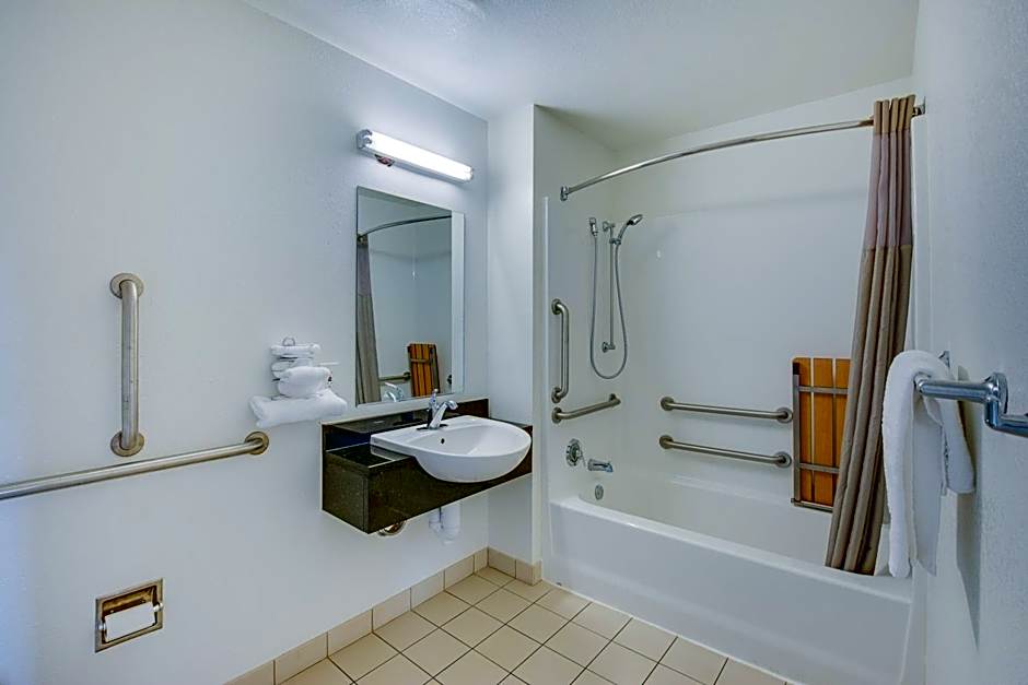Motel 6-Columbus, OH - West