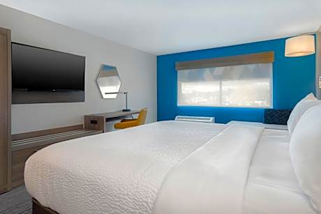 Standard King Room - Communications Accessible