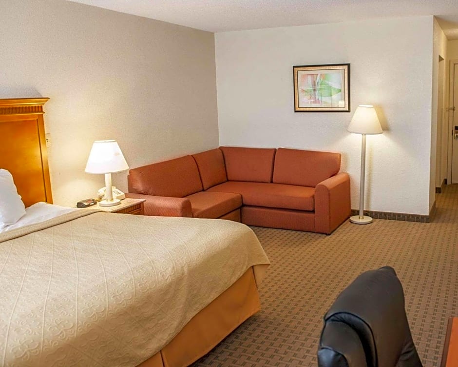 Quality Inn & Suites Indianapolis Northwest