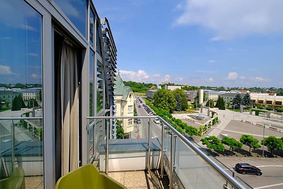 Business Hotel Astrum Laus