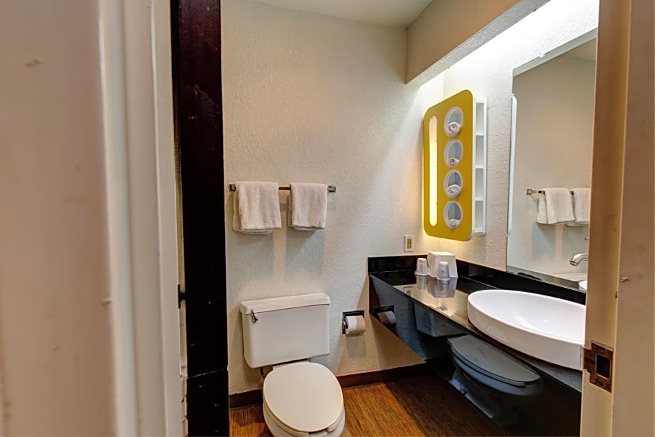 Motel 6 Houston Hobby