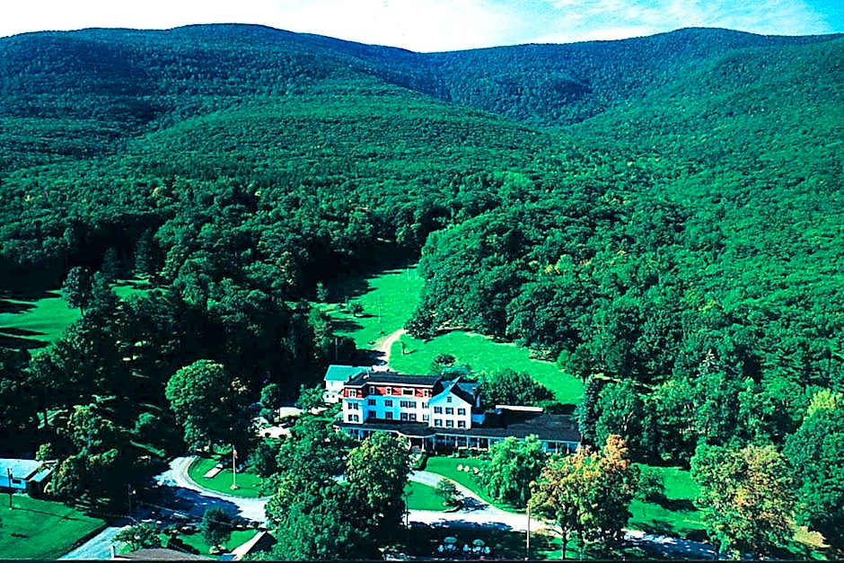 Winter Clove Inn & Resort