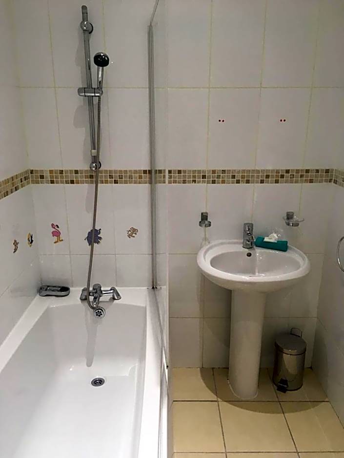 MARLEY MANSIONs APARTMENTS - KING ST REF : 10/3