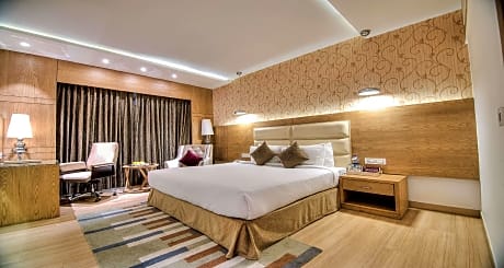 Superior King Room - Non-Smoking