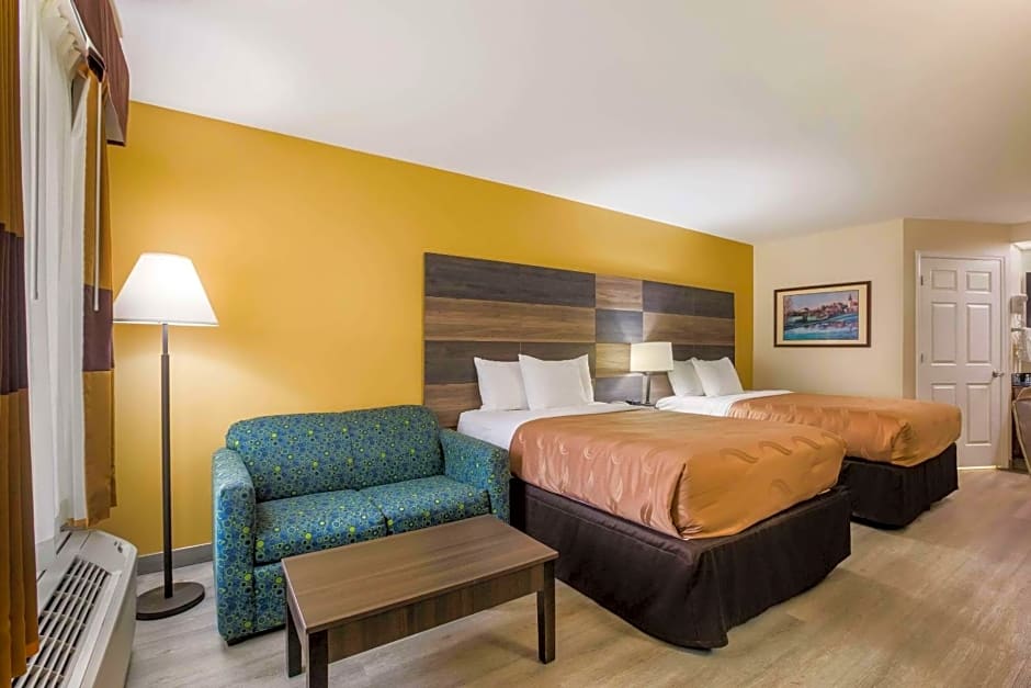 Quality Inn & Suites near Lake Oconee