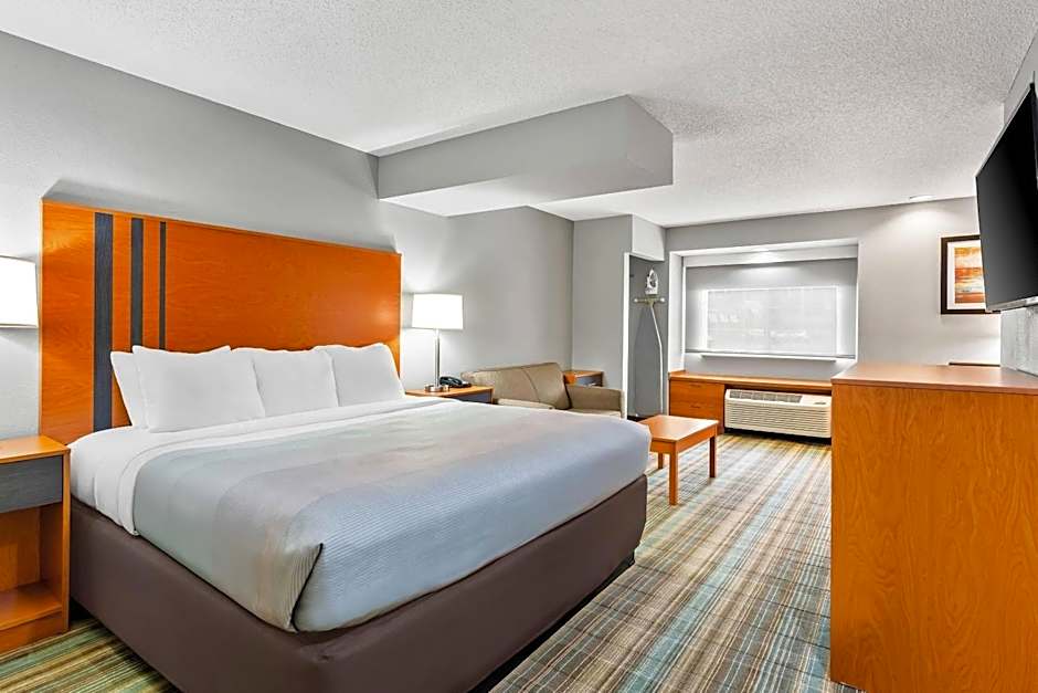 Quality Inn & Suites I-81 Exit 7