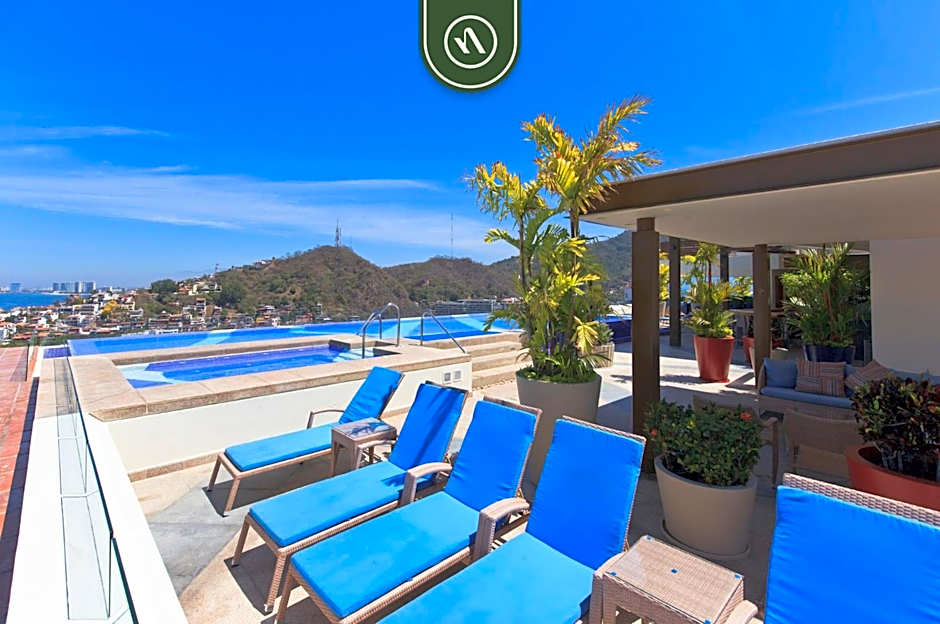 Great Apartment with Rooftop Pool