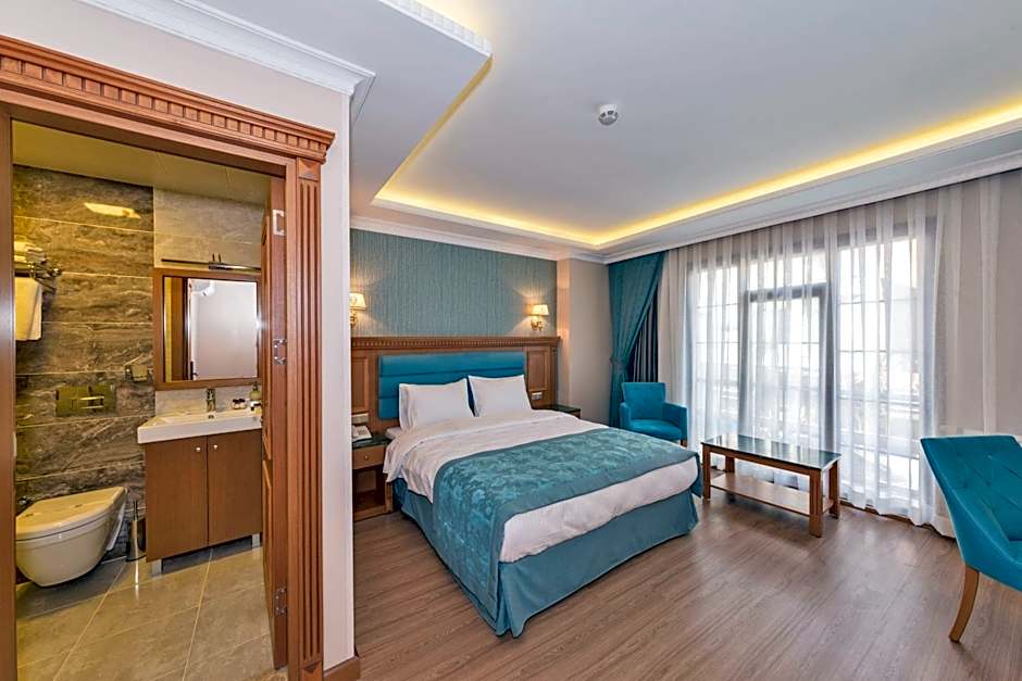 Magnaura House Hotel