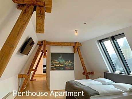 Penthouse Apartment - Fifth Floor