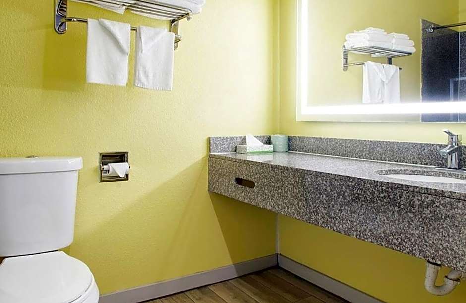 Plantation Suites and Conference Center