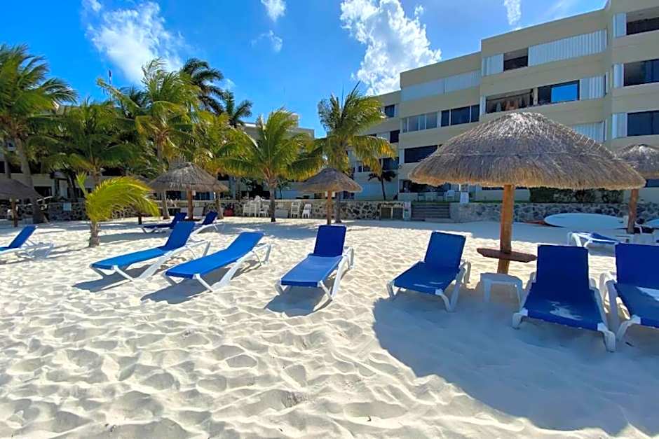 Oceanfront Condo BM By Andiani