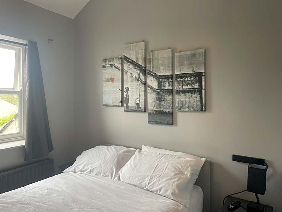 Feildens Arms & Hotel